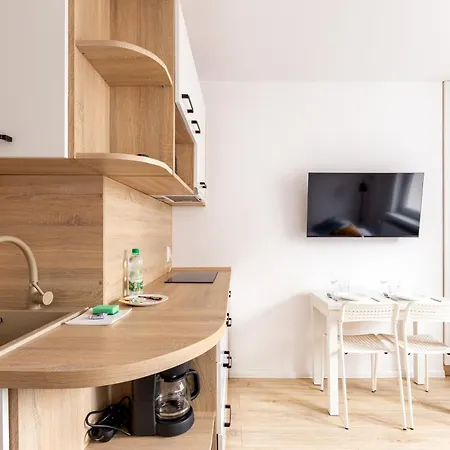 Peaceful Retreat By Bookinghost דירה